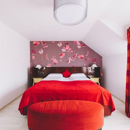 Derby Apart Hotel Alba Iulia Eksteriør bilde