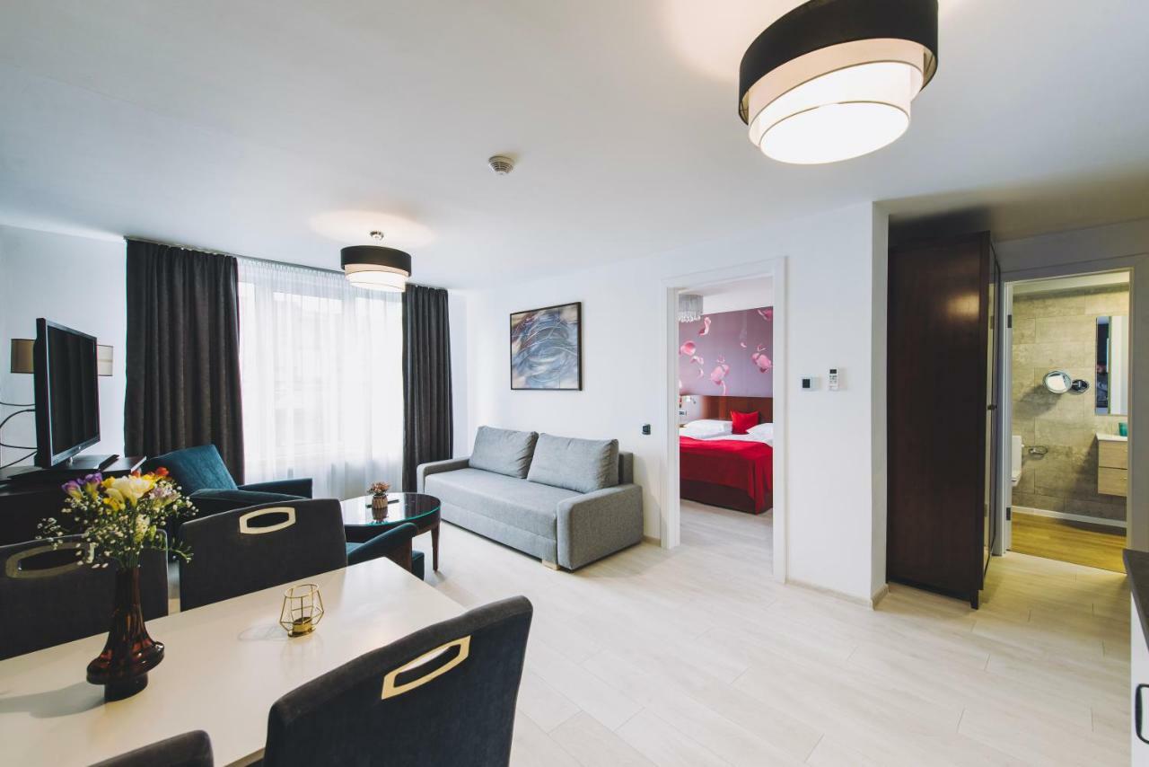 Derby Apart Hotel Alba Iulia Eksteriør bilde