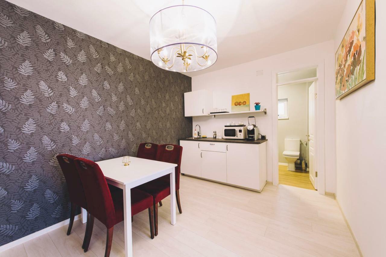 Derby Apart Hotel Alba Iulia Eksteriør bilde