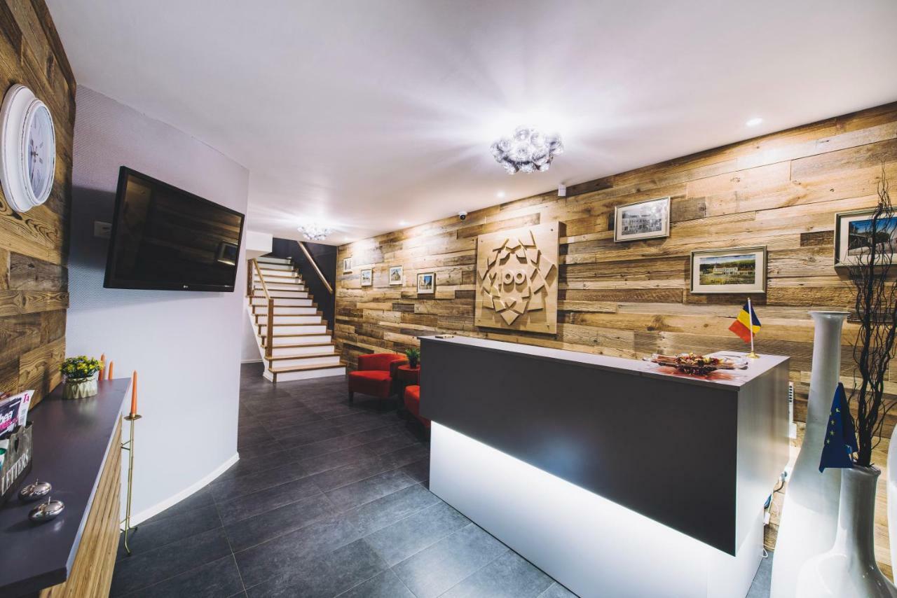Derby Apart Hotel Alba Iulia Eksteriør bilde