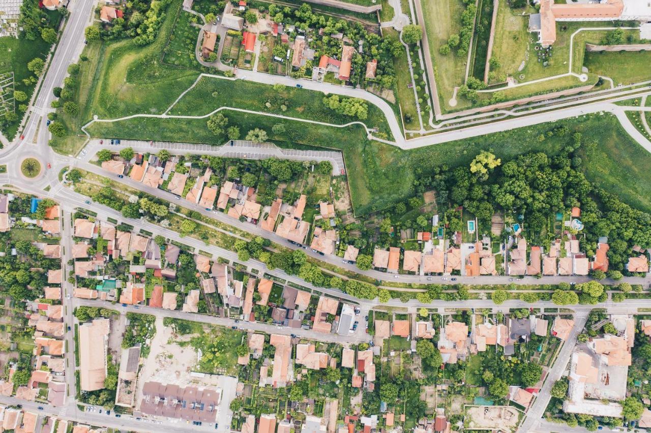 Derby Apart Hotel Alba Iulia Eksteriør bilde