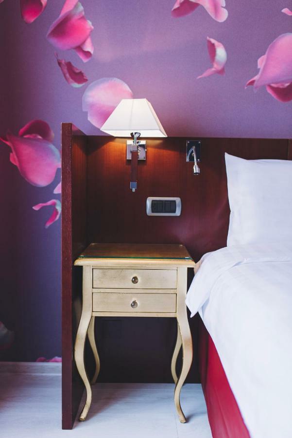 Derby Apart Hotel Alba Iulia Eksteriør bilde