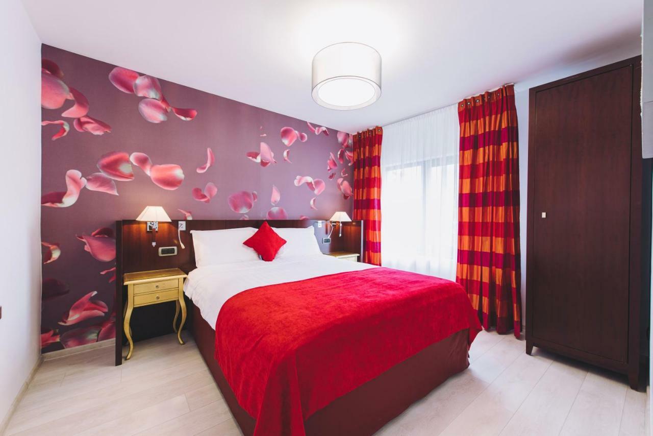 Derby Apart Hotel Alba Iulia Eksteriør bilde